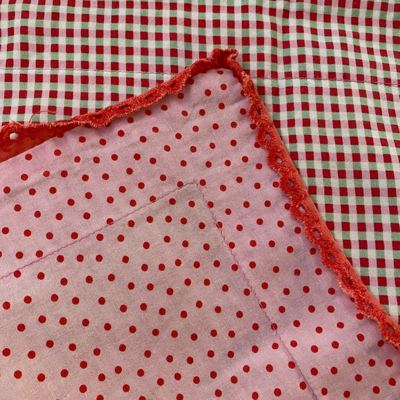 Pillow sham, 24 x 24 inch insert, 100% cotton, polka dots, gingham, eyelet trim. - Picture 4 of 5